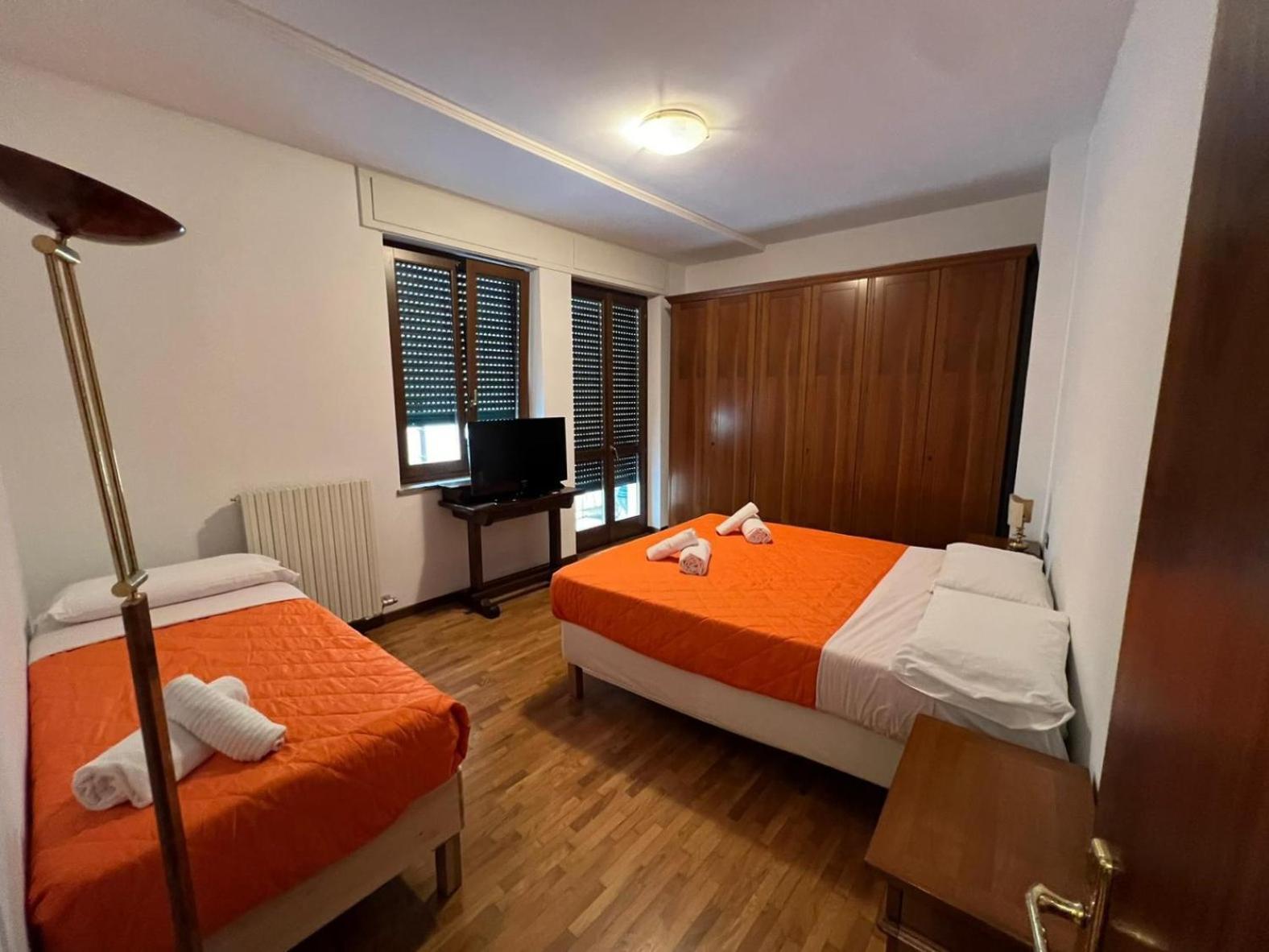 Marconi Rooms And Apartments Верона Экстерьер фото