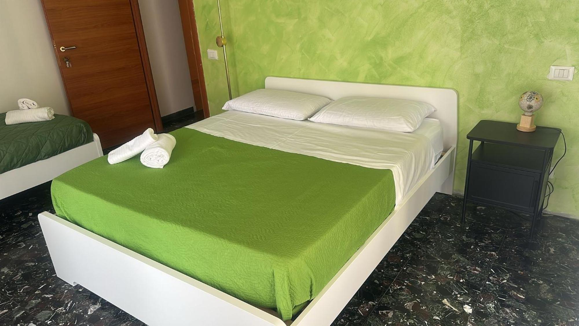 Marconi Rooms And Apartments Верона Экстерьер фото
